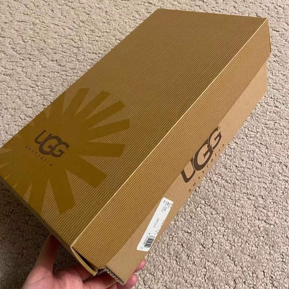 UGG Blue Logo Sneaker (Size 8) - Picture 5 of 5